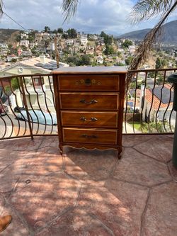 Dresser