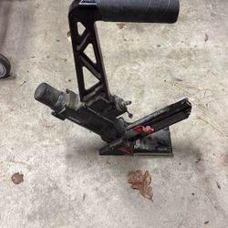 Pneumatic Floor Installer 