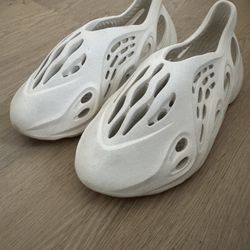 YEEZY FOAM RNR