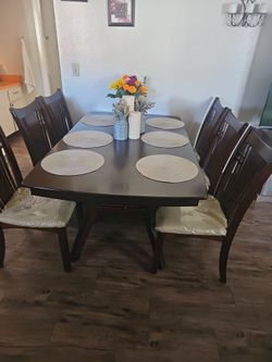 Vendo mi mesa