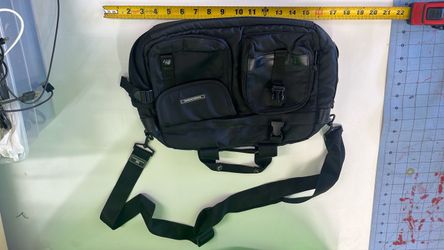 CaseCrown Black Messenger Bag / Crossbody Laptop Bag