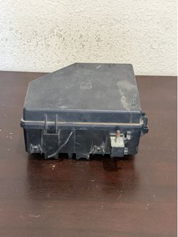 G8 GT Fuse box