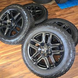 20" CHEVY SILVERADO TRAIL BOSS RIMS & TIRES 