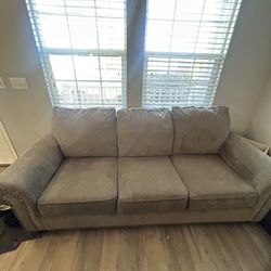 Queen Sized Sleeper Couch 