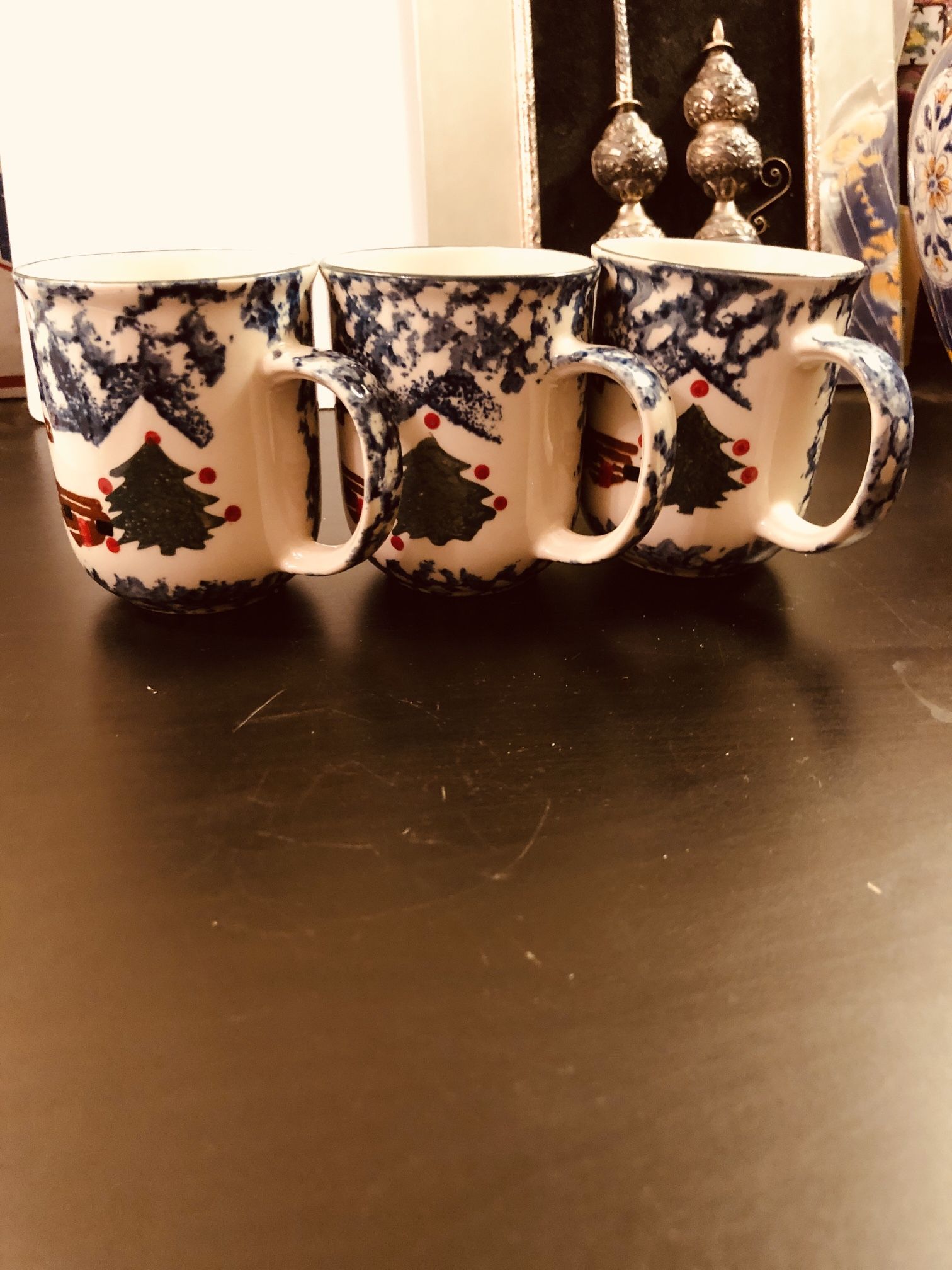 Vintage Med Folk Art Century China 3 Coffee Mugs Hand Painted Christmas Tree 