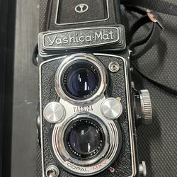 YASHICA MAT Yashinon 80 3.5 Lens