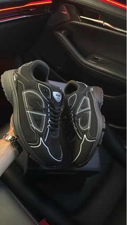 Black Dior B30