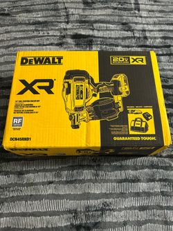 Brand New Dewalt 20V MAX Lithium-Ion 15-Degree Electric Cordless Roofing Nailer Kit
