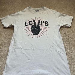 Levi’s Graphic T-shirt