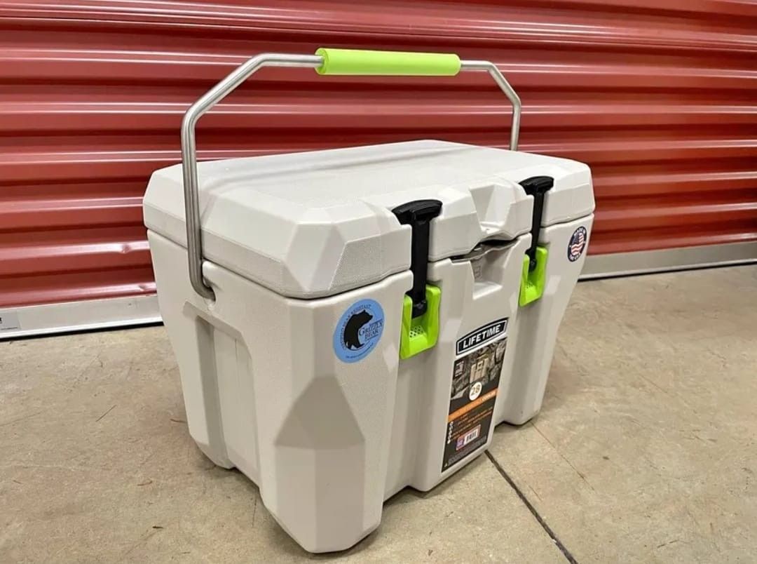 Lifetime 28 Quart High
Performance Cooler