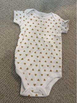 Carter’s heart onsie 0 to 3