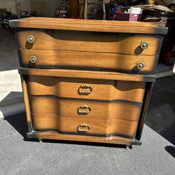Vintage Bassett 5 Door Wooden Dresser 