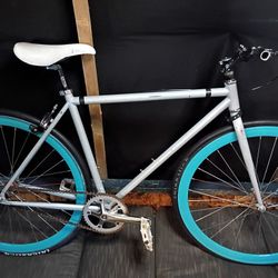 PURE FIX     FIXED GEAR BICYCLE  