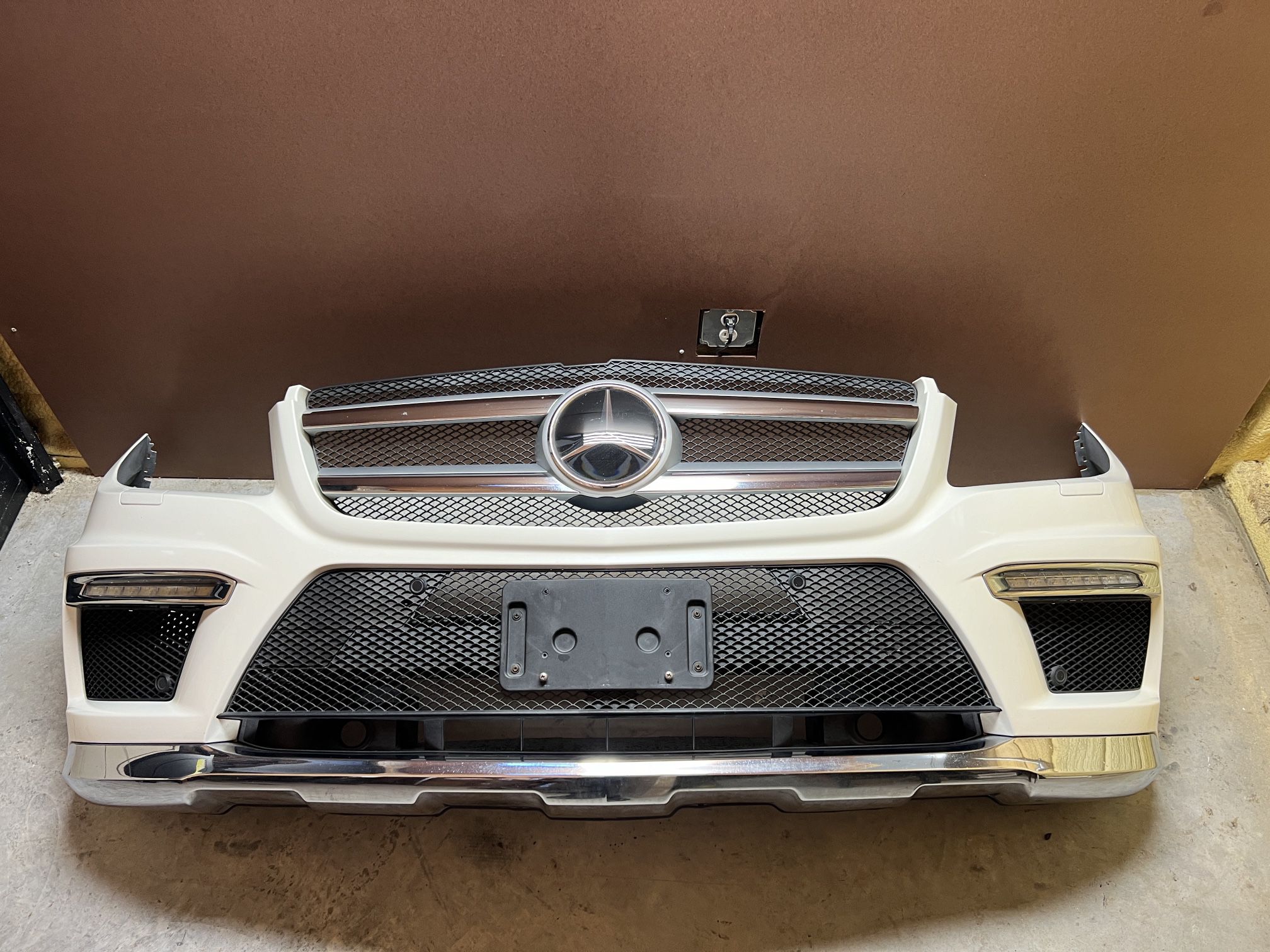 2013-2016 Mercedes GL450 Front bumper in complete.