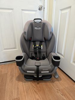 Graco 3-in-1 Extend2Fit Convertible Car Seat
