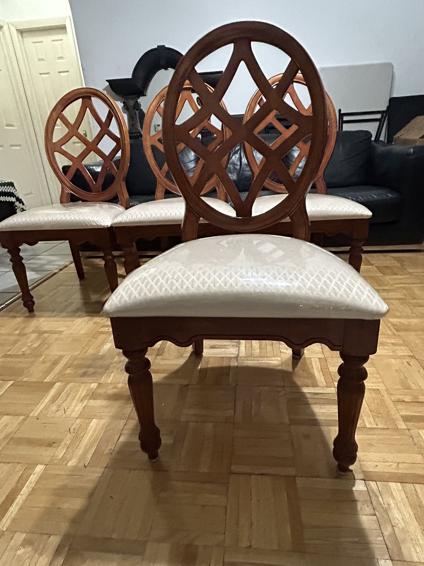 4 Dining Chairs (Wooden/Fabric) 