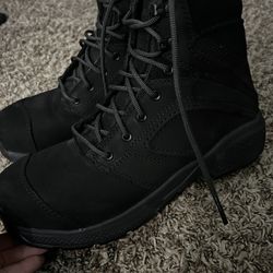 Red Wing: WOMEN'S SAFETY TOE BOOT