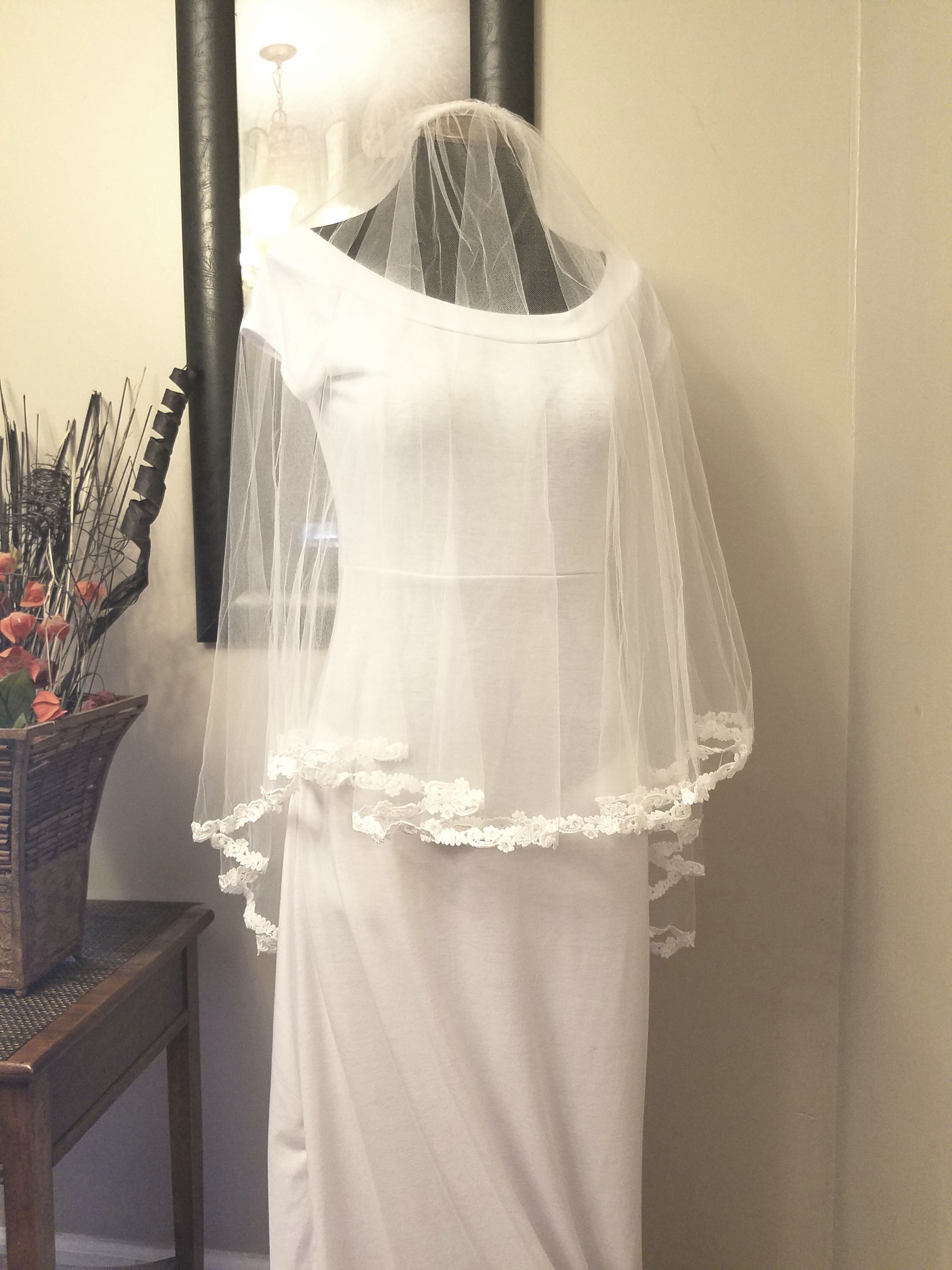NWOT Ansonia Veil with Lace & Clear Sequins