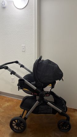 Evenflo Pivot Xpand Modular Travel System