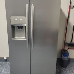 Frigidaire Gallery 2 door side by side Fridge $500 OBO