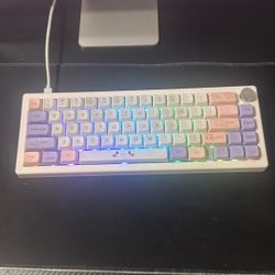 GMK67 custom built creamy keyboard 