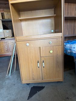 Kitchen cabinet