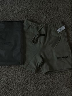 Essential shorts size M