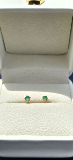 18K Gold Stud Earrings with Natural Colombian Emerald + Certificate