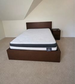 Queen size bed