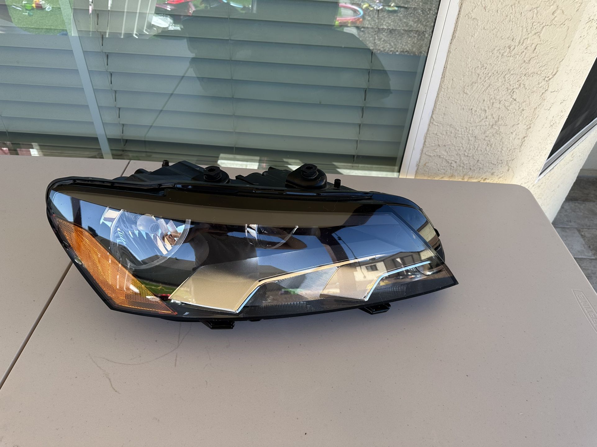 VW Passat Headlight 2012-2015, VW Passat headlamp, OEM ORIGINAL PART, passenger side light