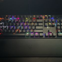 Razer Widowmaker V3 Mechanical Gaming Keyboard With RGB and Razer Chroma Software Compatibility