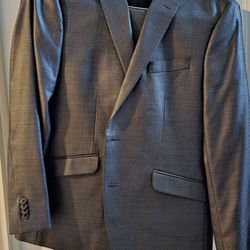Never worn Kenneth Cole Slim Fit suit - 40S