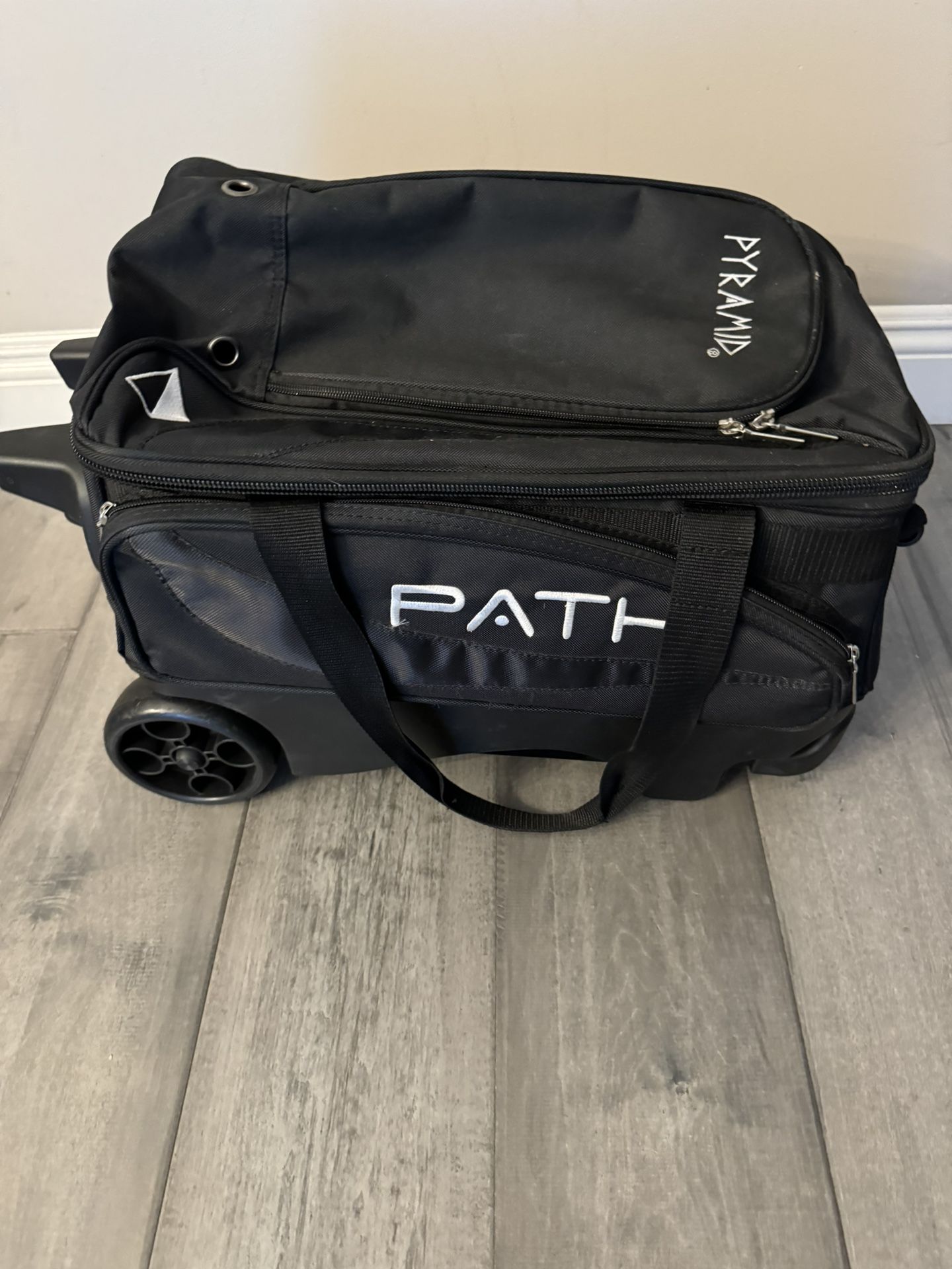 Pyramid Path Premium Deluxe Double Roller Black/Black Bowling Bag