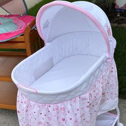 Bassinet On Wheels