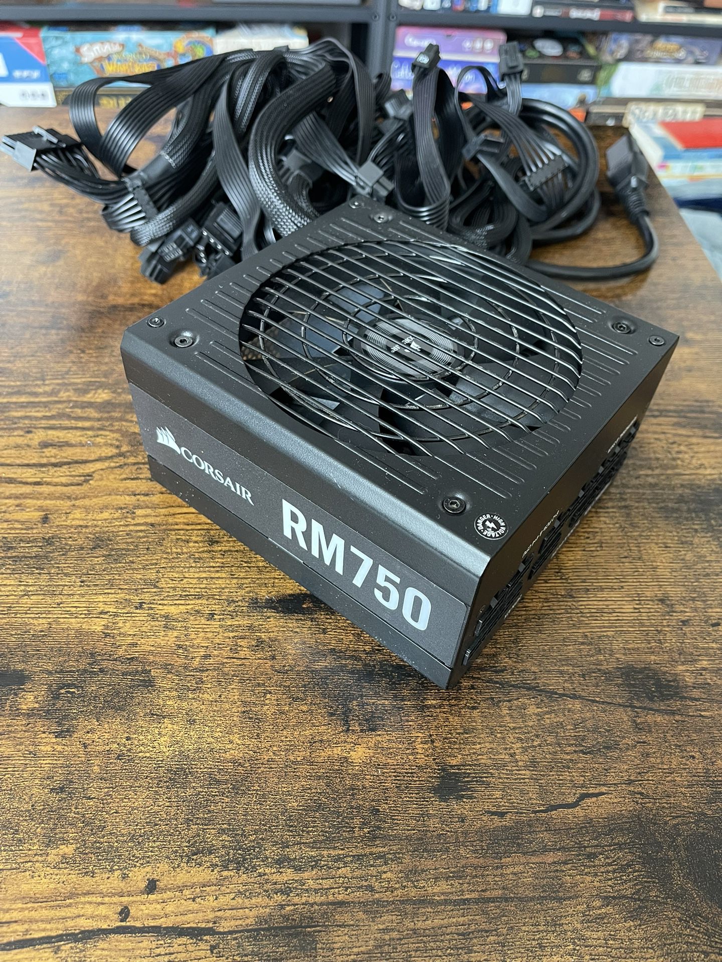 akavet Transcend forvirring Corsair RM750 Gold Power Supply for Sale in Washington, DC - OfferUp