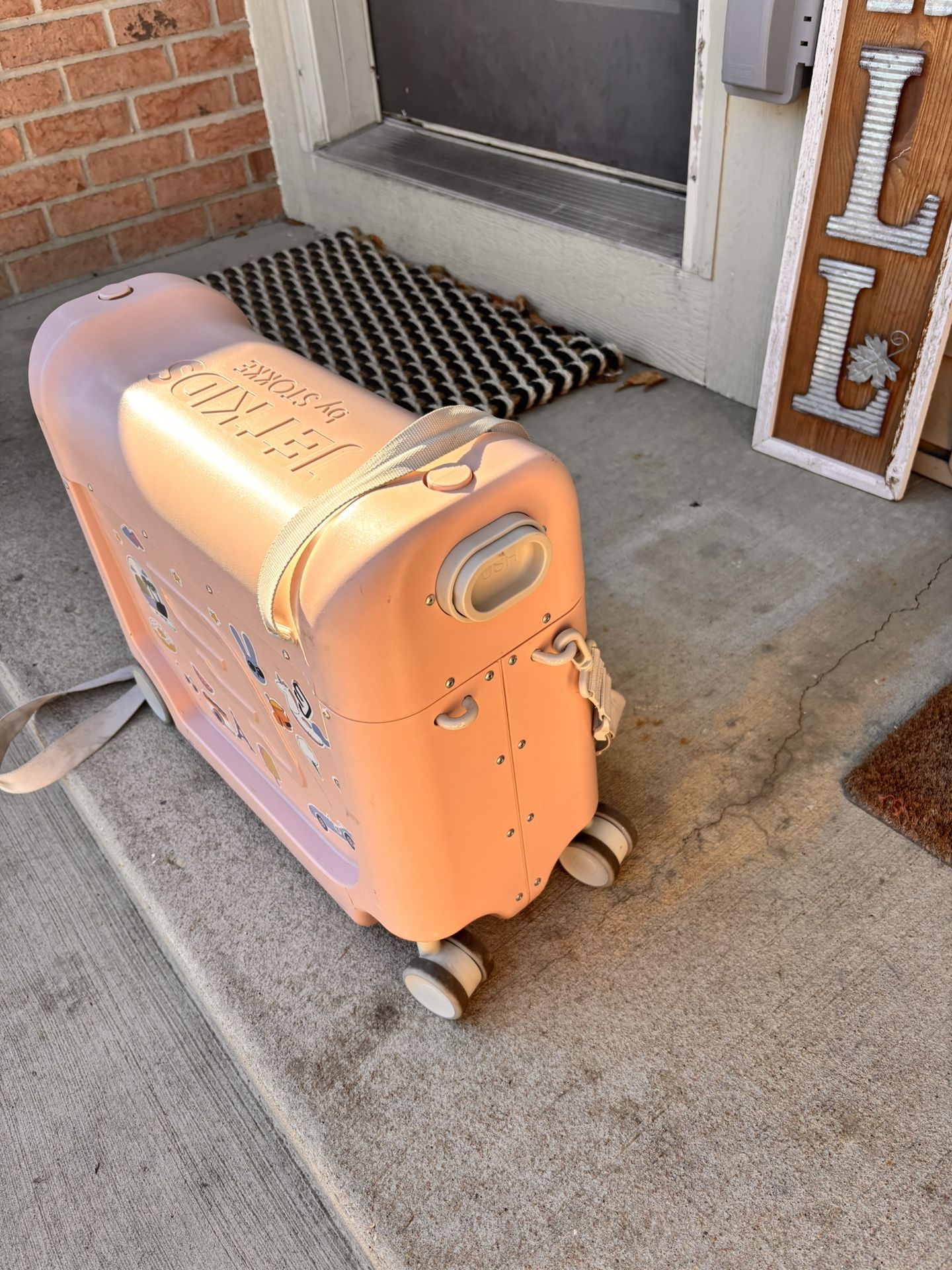 Stokke JetKids BedBox, Sea Green - Ride-On Suitcase for Kids 2-7 Years Old (up to 77 lbs) - Transforms Into Bed - Includes Mattress, Decorative Sticke