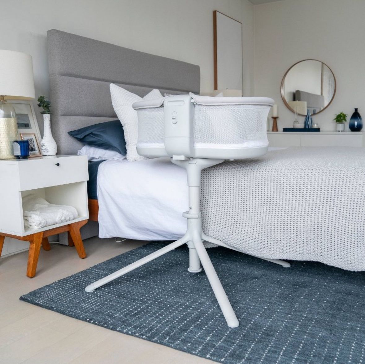 HALO BassiNest Swivel Bassinet