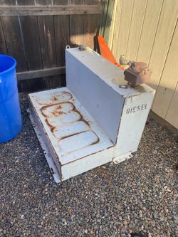Transfer tank 70 gal. With pump and hose