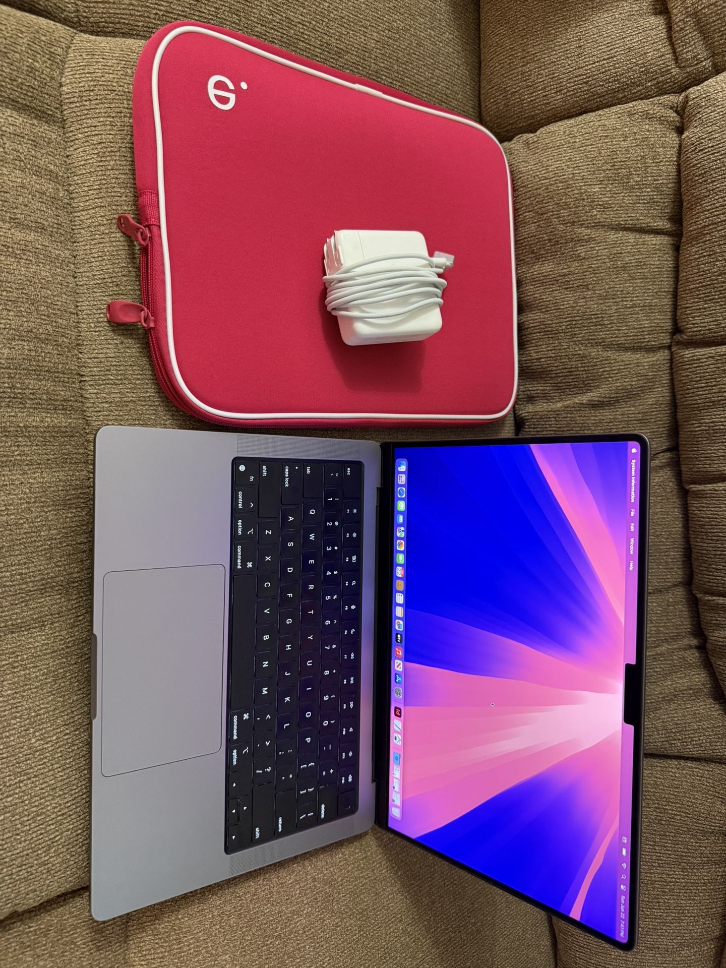 2021 MacBook Pro 14” M1,16gb, 512gb, Excellent