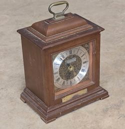 Seth Thomas Wentworth Quartzmatic Mantel Clock