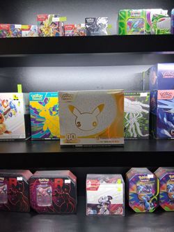 PokƩmon 30th Anniversary PokƩmon Center ETB