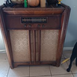 Philco Antique Wood Console From Late 40,s  