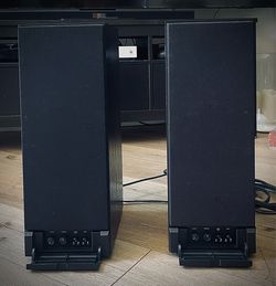 NAD DSP-8100 Vintage Powered Speakers with RARE internal Amplifier Excellent Condition