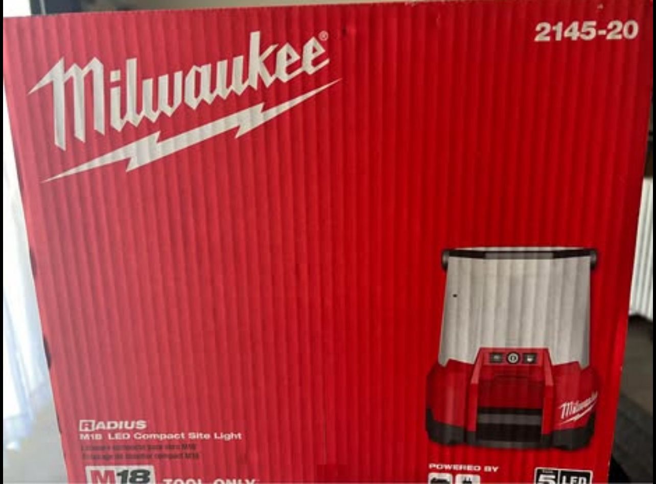 Milwaukee M18 Radius Site Light