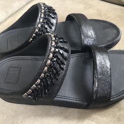 FitFlop Vina Adorn Jeweled Slide Sandal in Black size 9