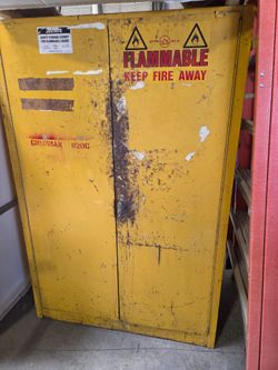 Flammable material cabinet
