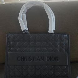 Oblique Calfskin Embossed Large Book Tote Black