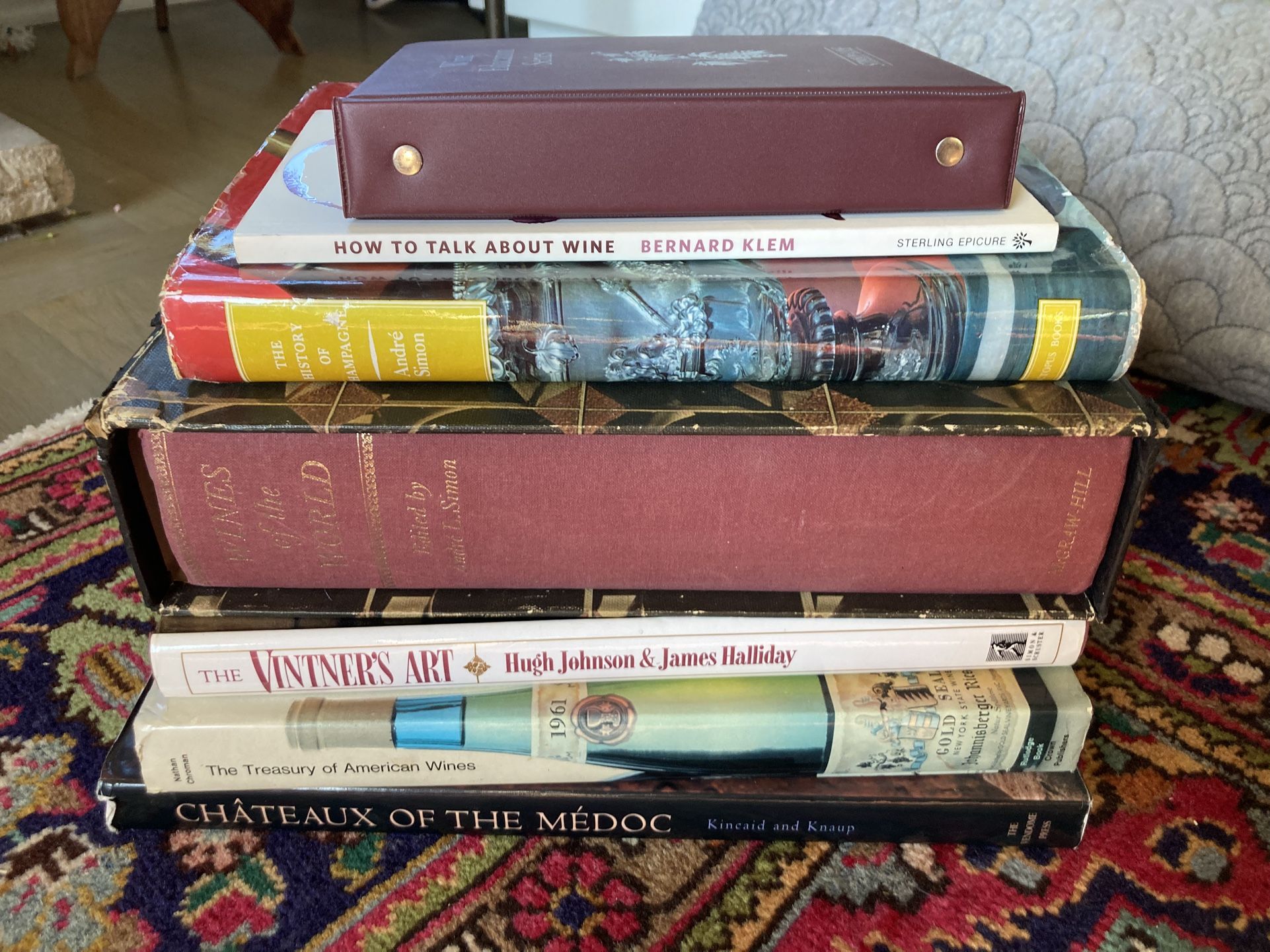 7 books on wine, wine history etc.