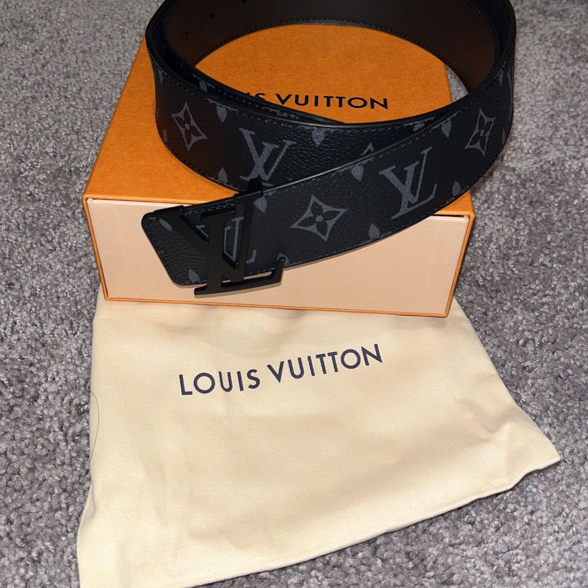 Authentic LOUIS VUITTON Deauville Monogram M47270 for Sale in Bakersfield,  CA - OfferUp