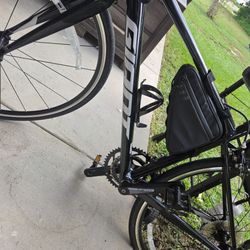 GIANT ROAD BIKE